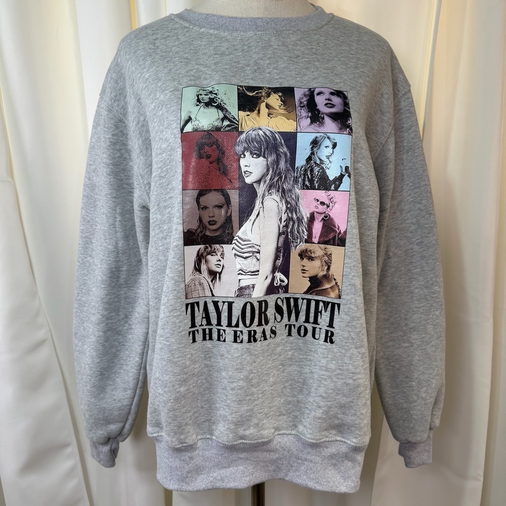 Taylor Swift The Eras Tour Crewneck Sweatshirt in Heather Gray Size Medium